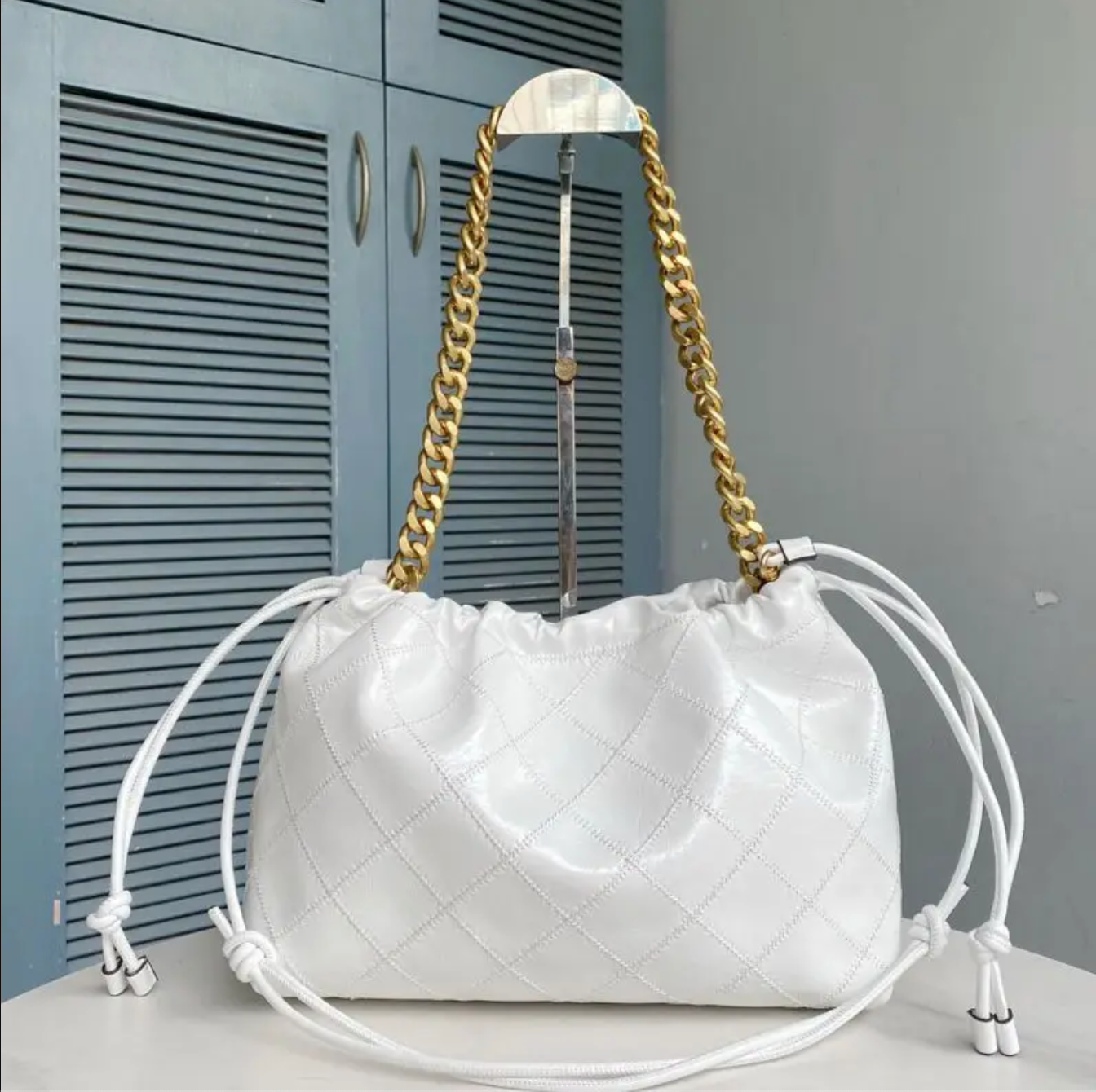 Leather Shoulder Bag Women’s Drawstring Handbag Quilted