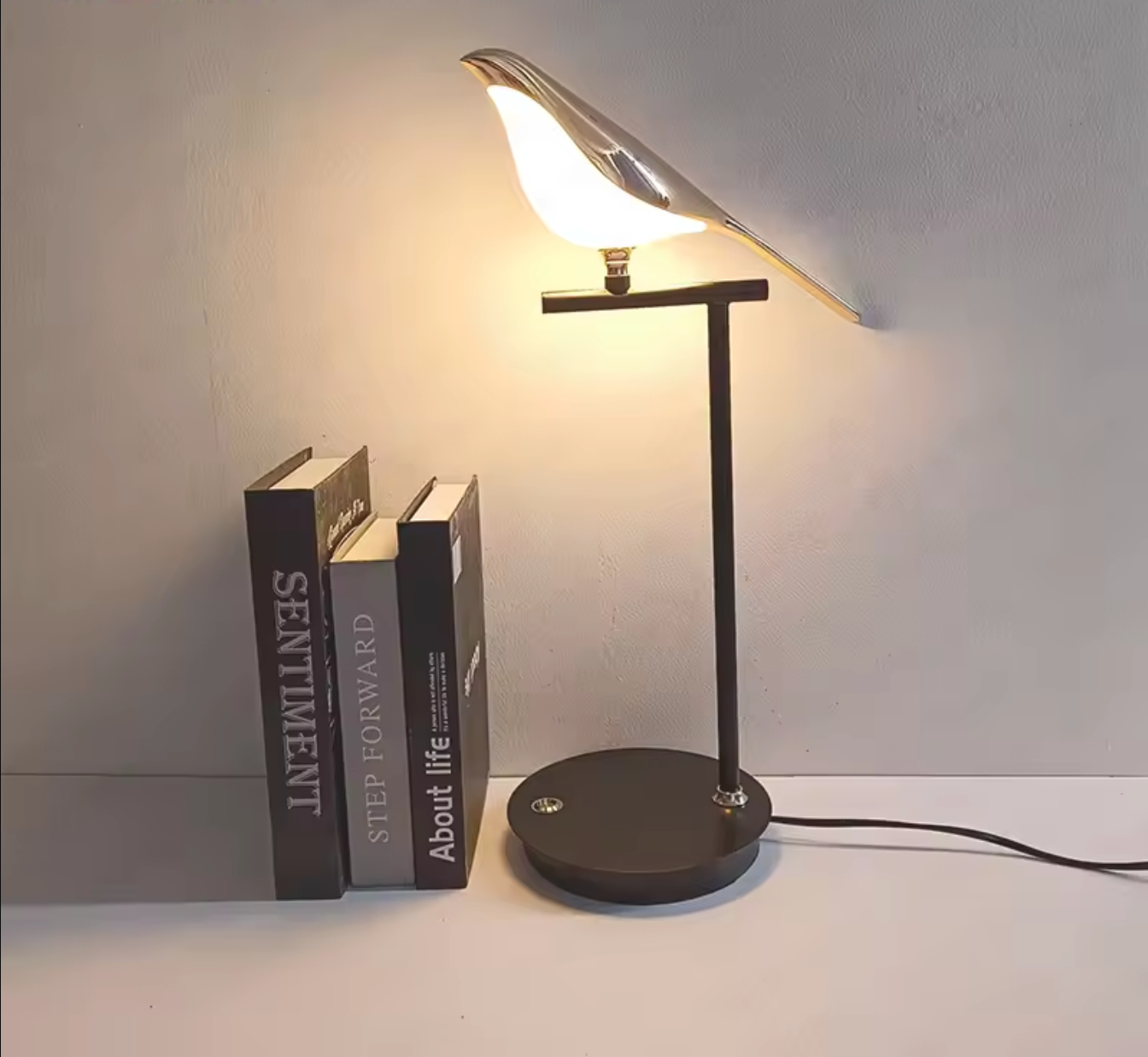 LED Bedside Table Lamp Magpie Bird Model Black Gold