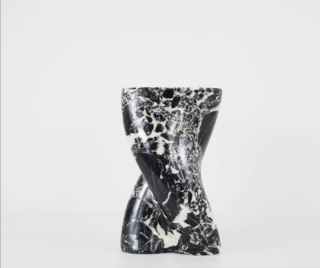 Luxury Marble Vase for Living Room, Office, and Hotel Decoration