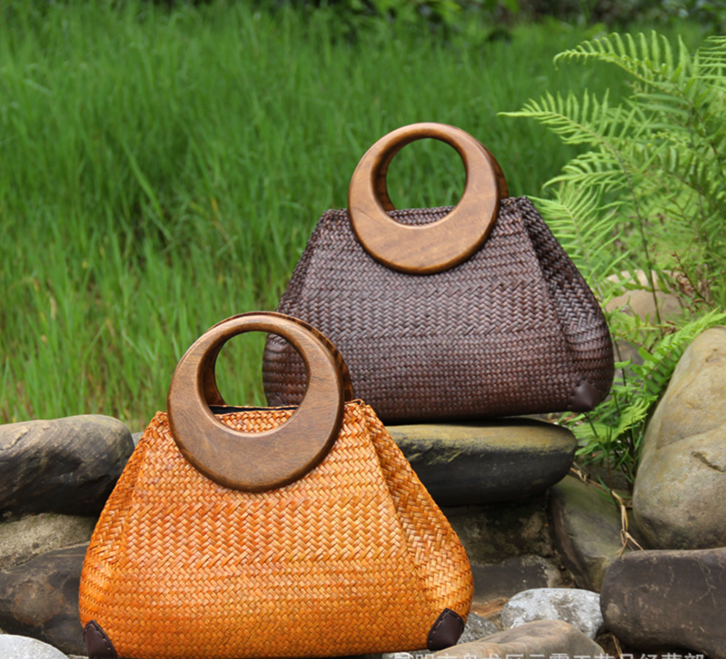 Women Straw Woven Handbag with Wooden Round Handle