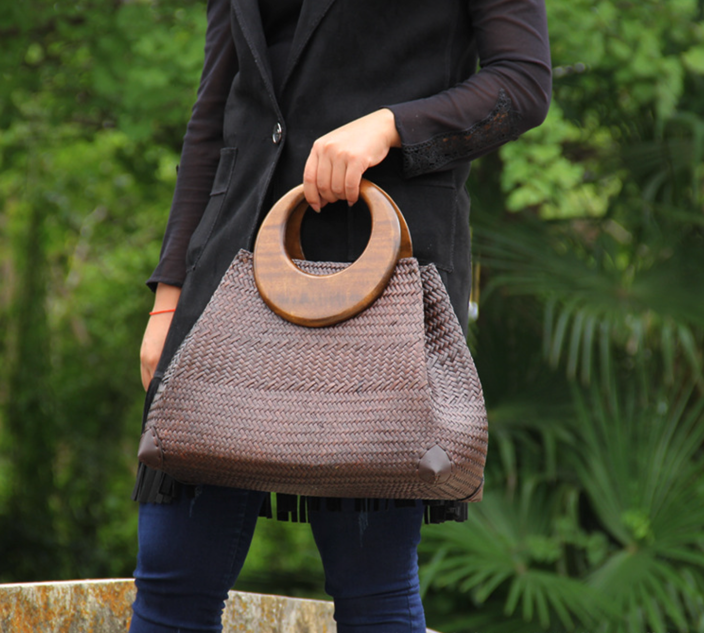 Women Straw Woven Handbag with Wooden Round Handle