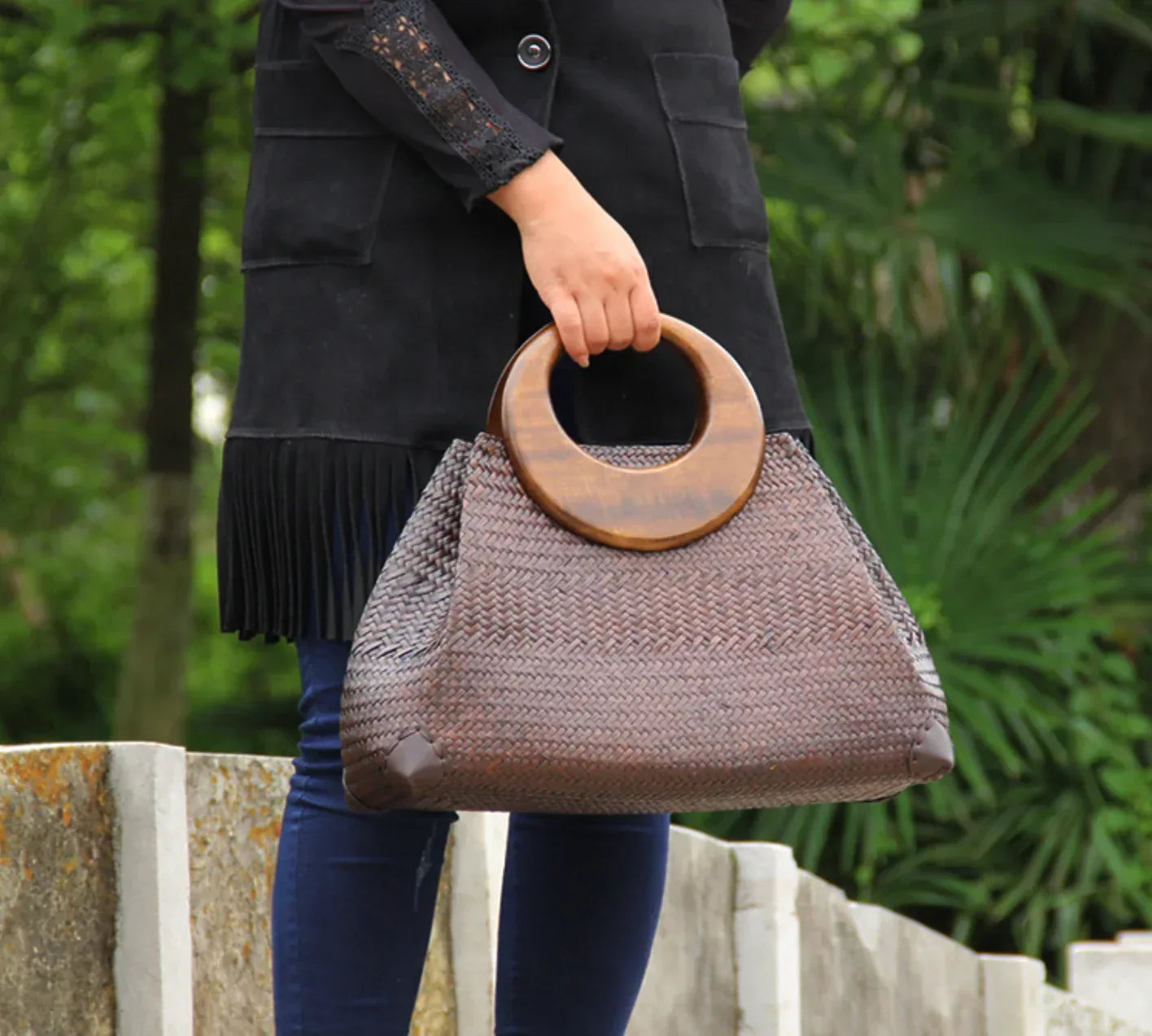 Women Straw Woven Handbag with Wooden Round Handle