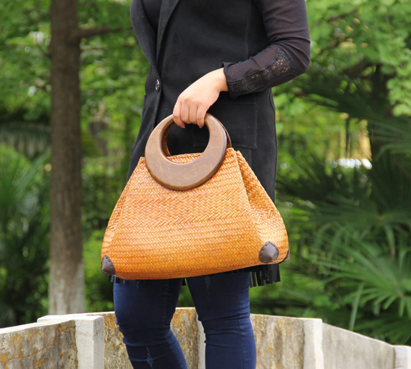Women Straw Woven Handbag with Wooden Round Handle