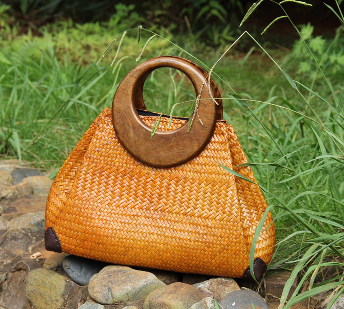 Women Straw Woven Handbag with Wooden Round Handle