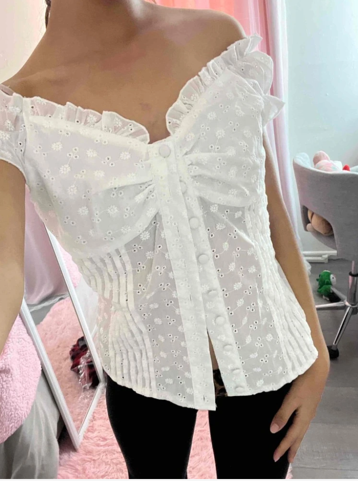 Frill Trim Camisole Tops With Lace