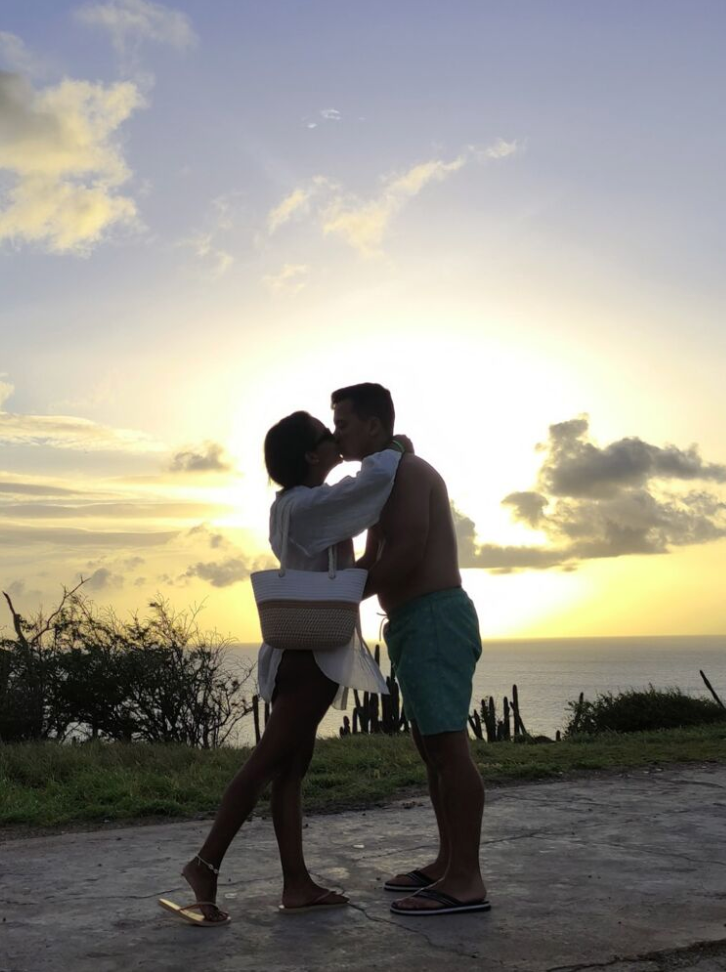 Two Tone straw beach vacation bag