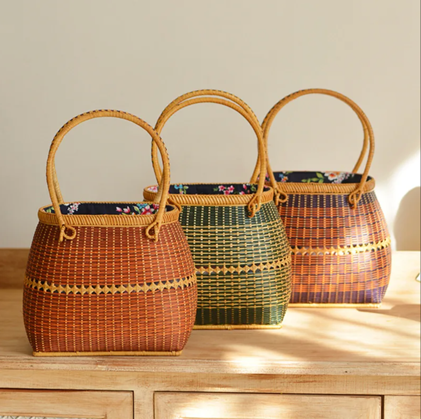 Handmade Bamboo Handbag Woven Basket Bag with Floral Lining