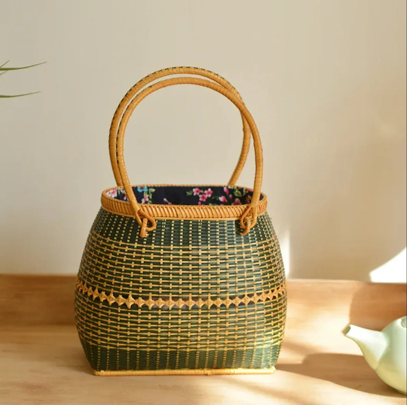 Handmade Bamboo Handbag Woven Basket Bag with Floral Lining