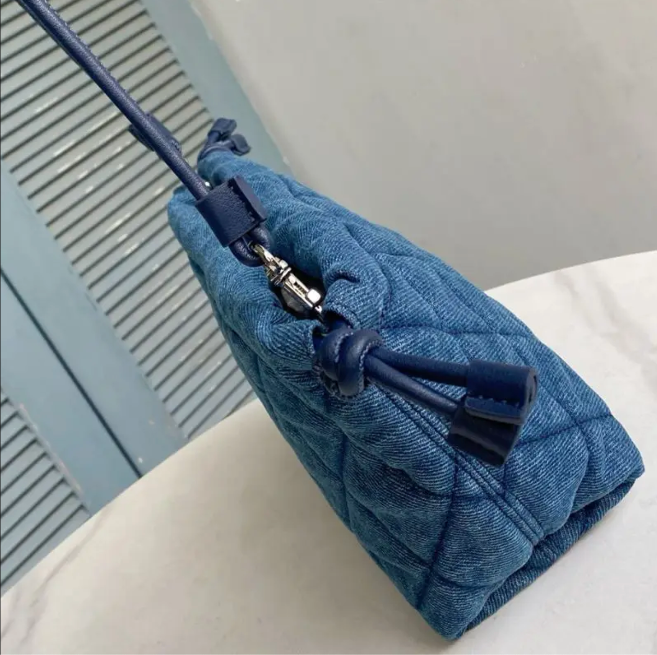 Leather Shoulder Bag Women’s Drawstring Handbag Quilted
