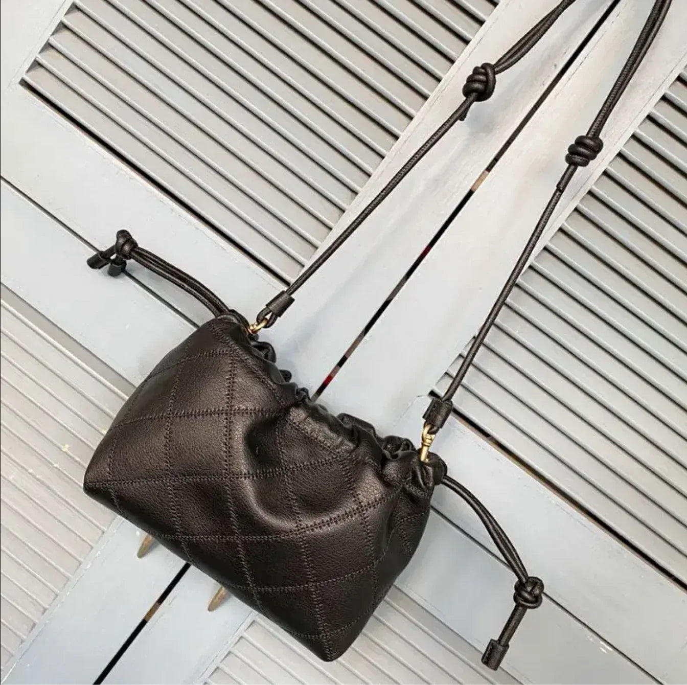 Leather Shoulder Bag Women’s Drawstring Handbag Quilted