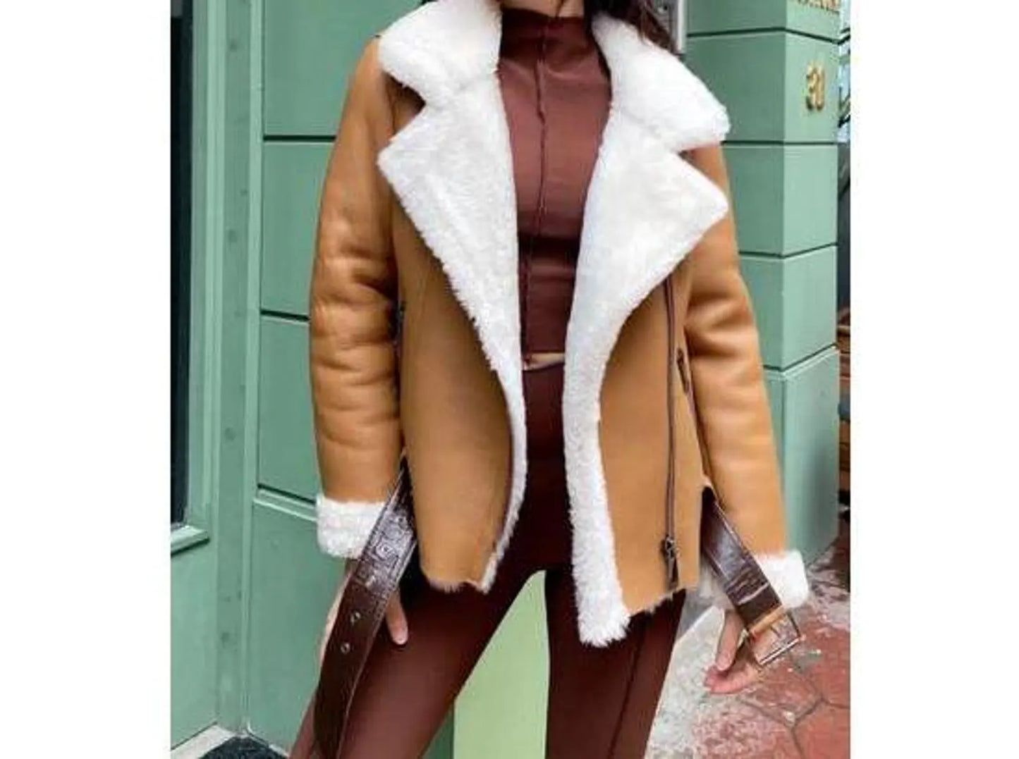 Timeless leather coats for women with refined details and quality.