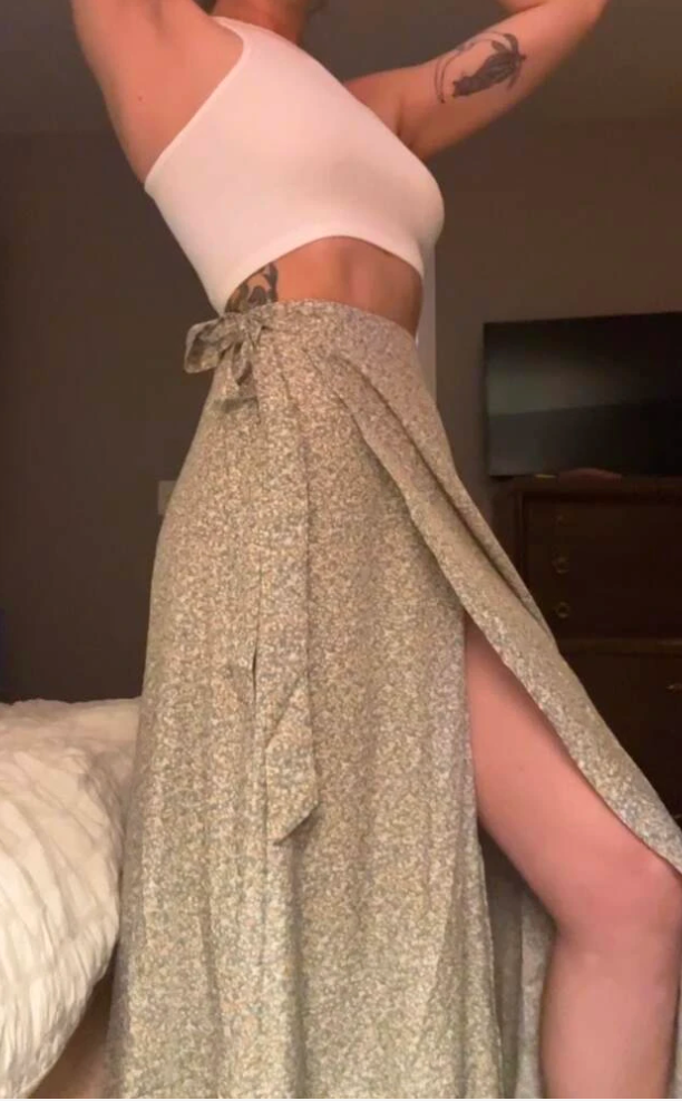 side wrap maxi skirt summer beach outfit