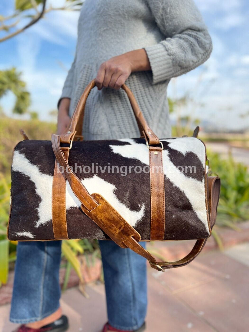 stand out on your travels with this unique tricolor cowhide weekend duffel bag. durable & stylish, perfect for sport & everyday use.