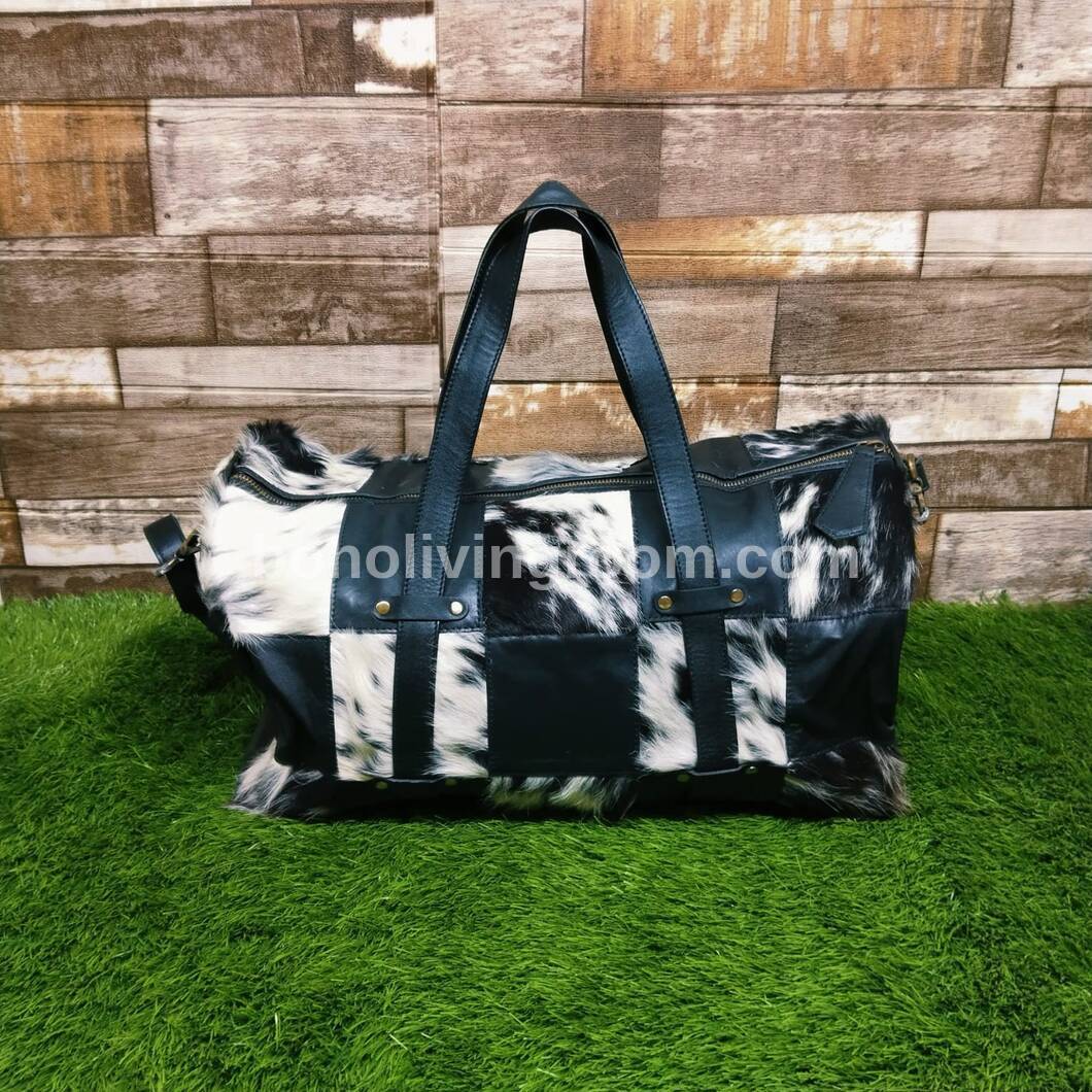 Classic cowhide duffle bag design for the modern explorer. Time-tested.