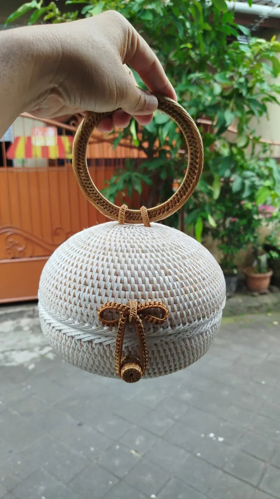Round Rattan Ball Bag In White Woven With Handle