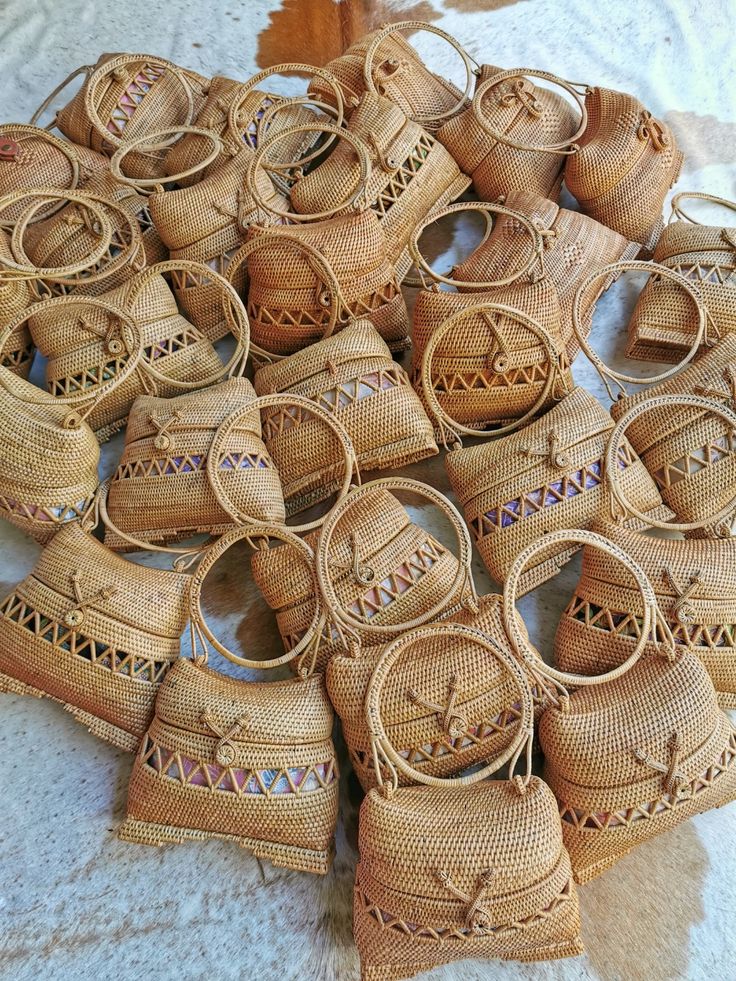 Round Handle Rattan Bag Handmade Summer Beach Purse