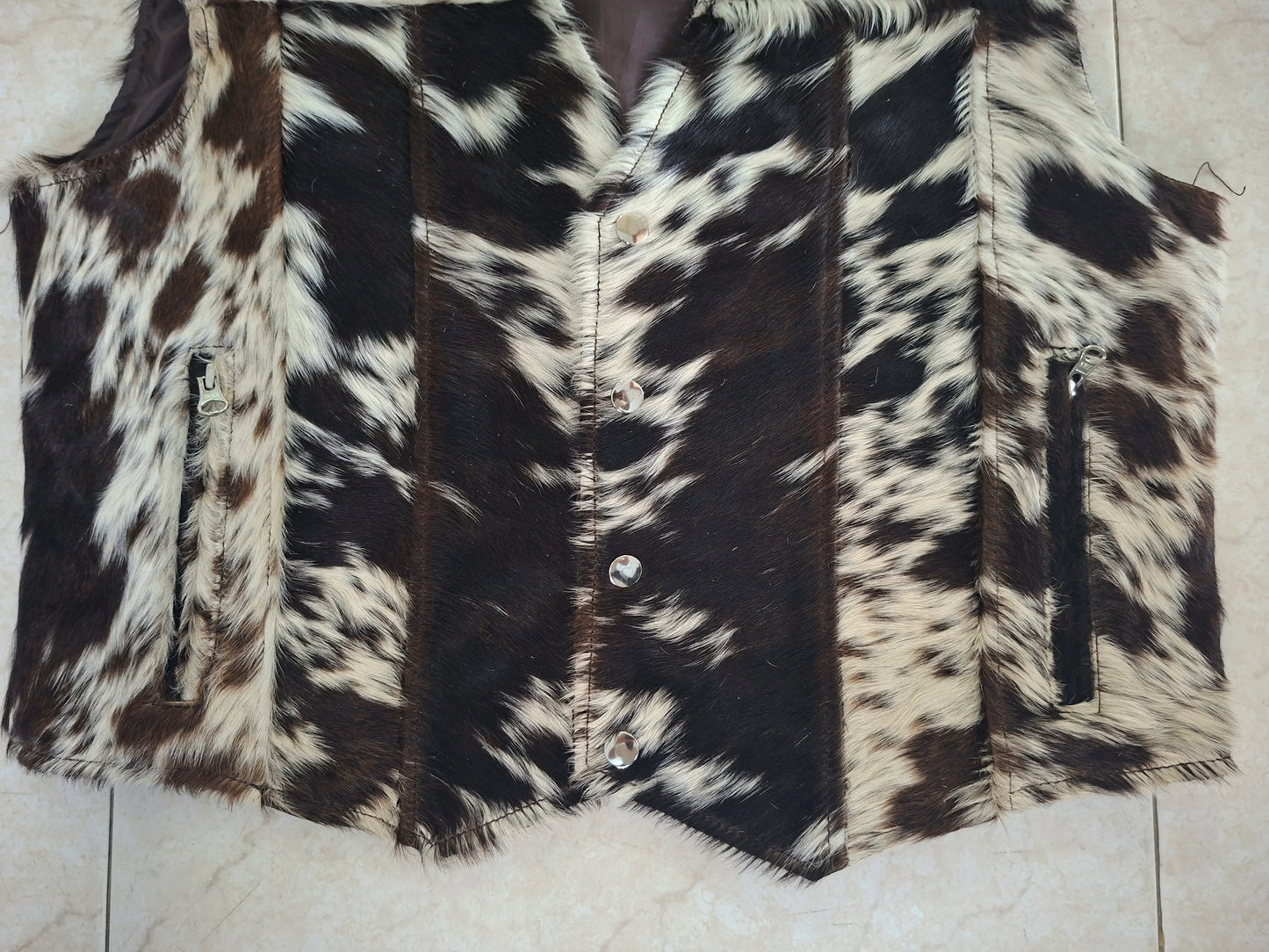 Tricolor hair on cowhide vest