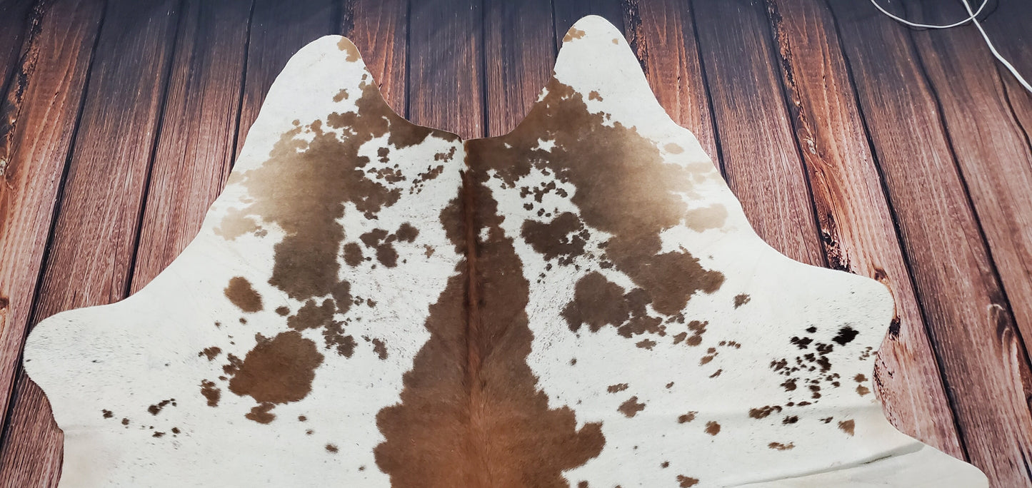 Extra Large Reddish Tricolor Cowhide Rug 7.5ft x 6ft