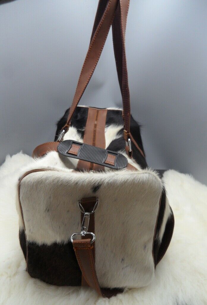 Cowhide duffel bag for travel to the Islands with you and it will hold up well, it will receive many lovely comments.Timely delivery and nicely packaged.