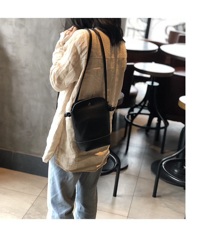 Women’s Small Crossbody Leather Purse with Adjustable Strap