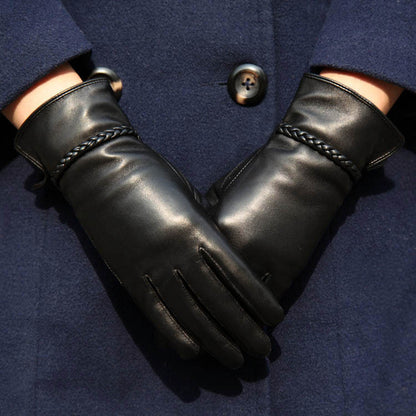 Women’s Leather Gloves in Lambskin with Fleece Lining and Touchscreen Use