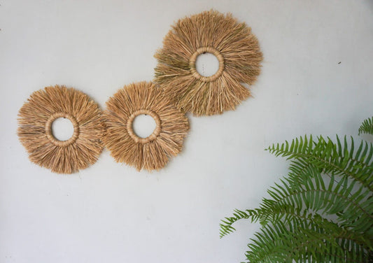 Seagrass palm leaves fringe round wall decor