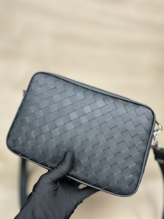 women clutch bag with crossbody strap