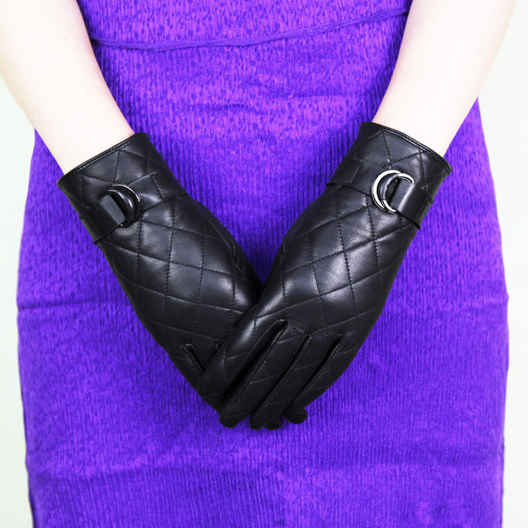 Women’s Leather Gloves for Winter with Quilted Lambskin and Touchscreen Use