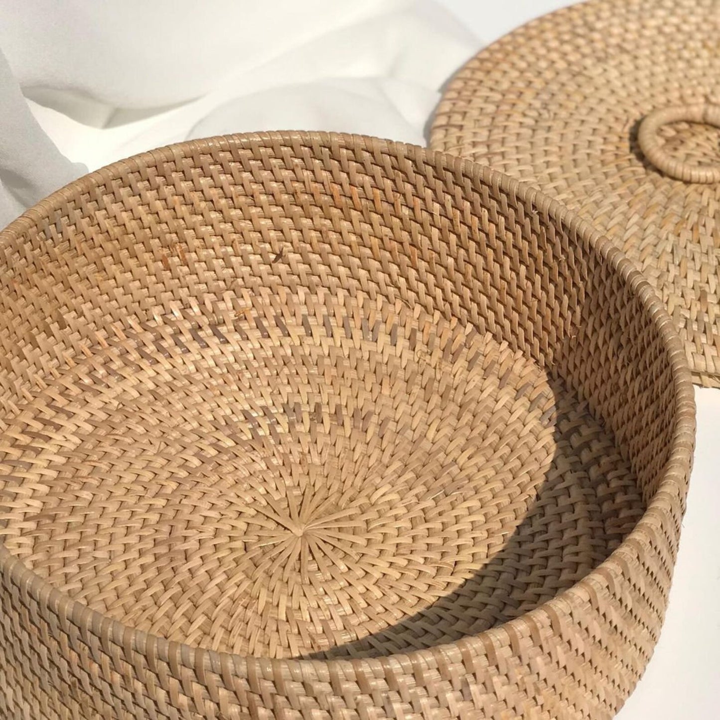 Wicker rattan basket storage with lid