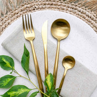Stainless steel cutlery set polished in gold