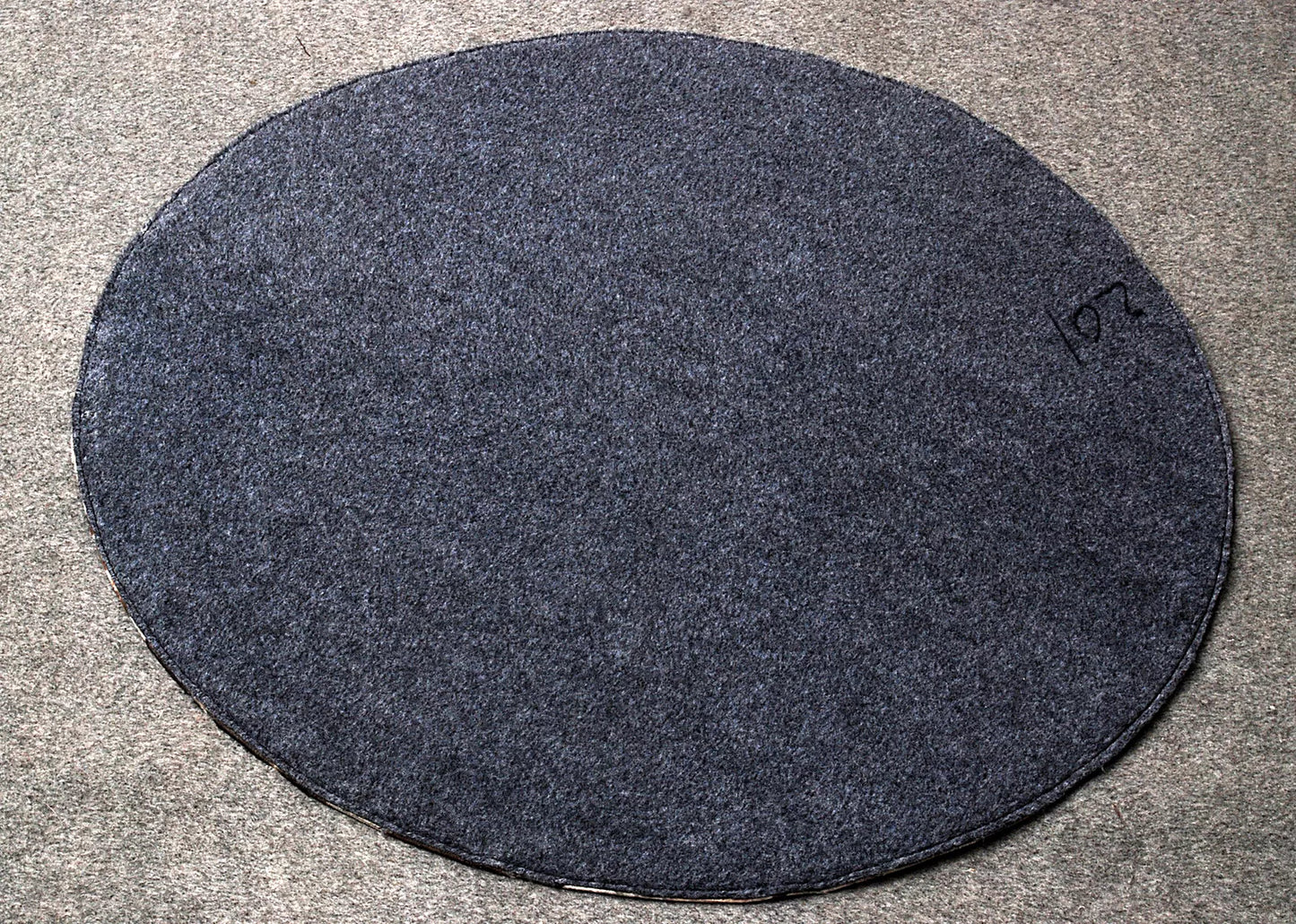 round patchwork natural cowhide rug