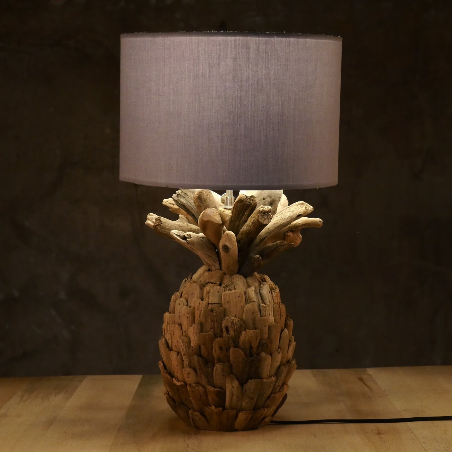 Driftwood pineapple table lamp accent