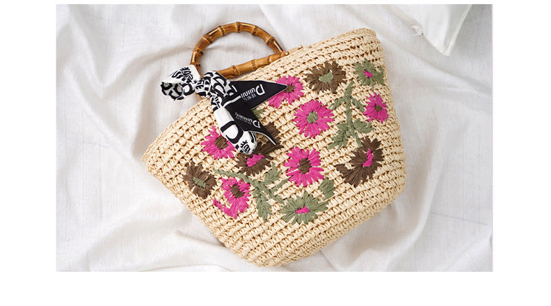 Women's straw summer beach bag