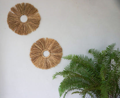 Seagrass palm leaves fringe round wall decor