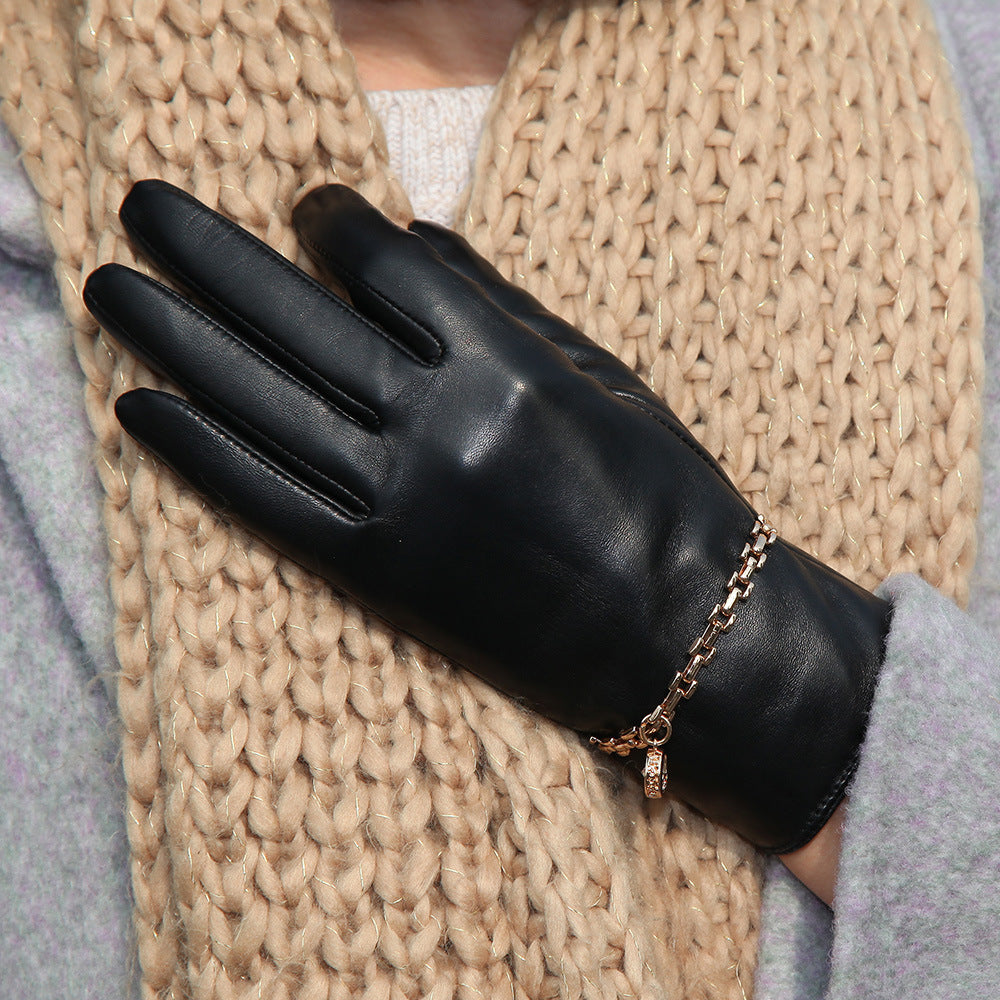 Women’s Leather Gloves in Black Sheepskin with Fleece Lining and Chain Detail