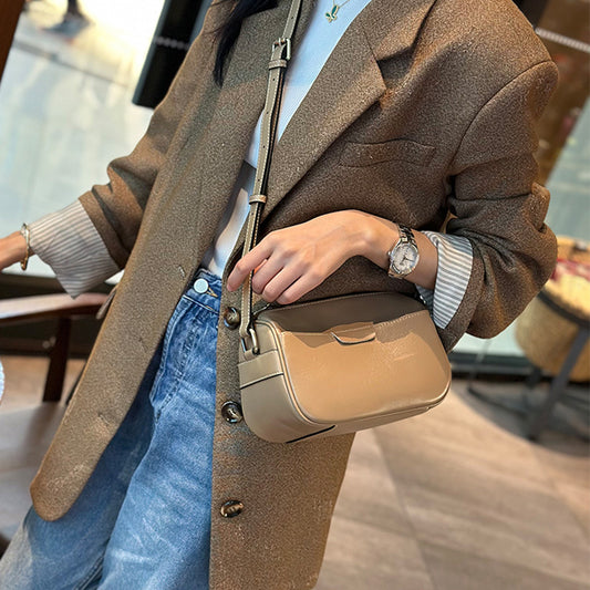 Women's retro leather crossbody bag