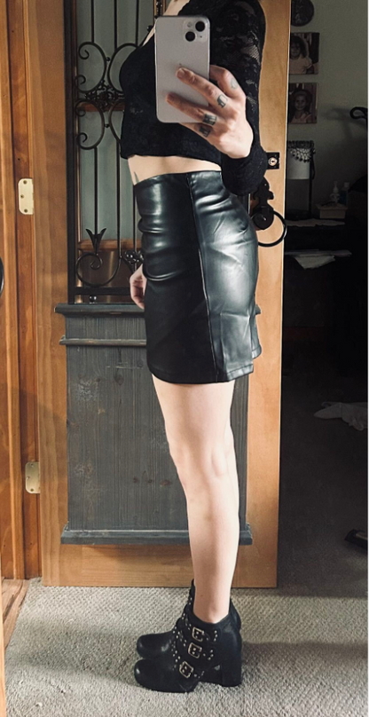 Chic Sleek Ruched Tulip Hem Leather Skirt