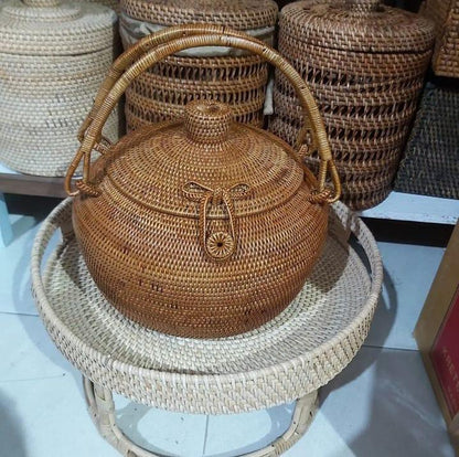 Bali Rattan Pot Bag With Lid and Arched Handle
