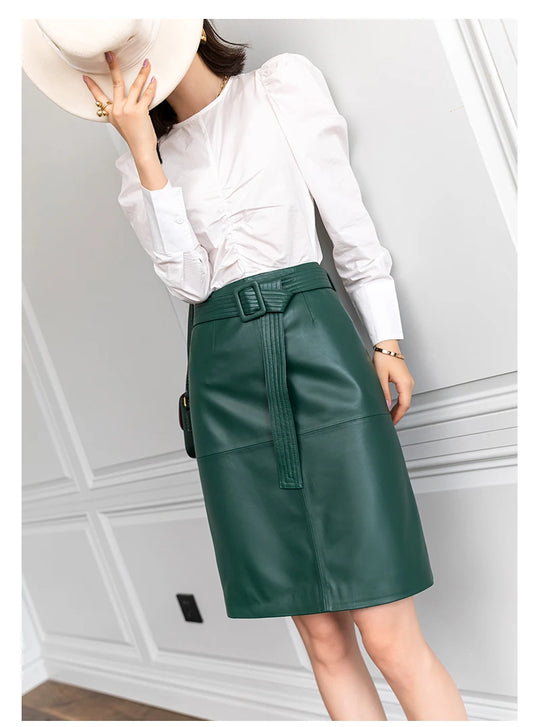 High-waisted pencil skirt in genuine leather 1 M