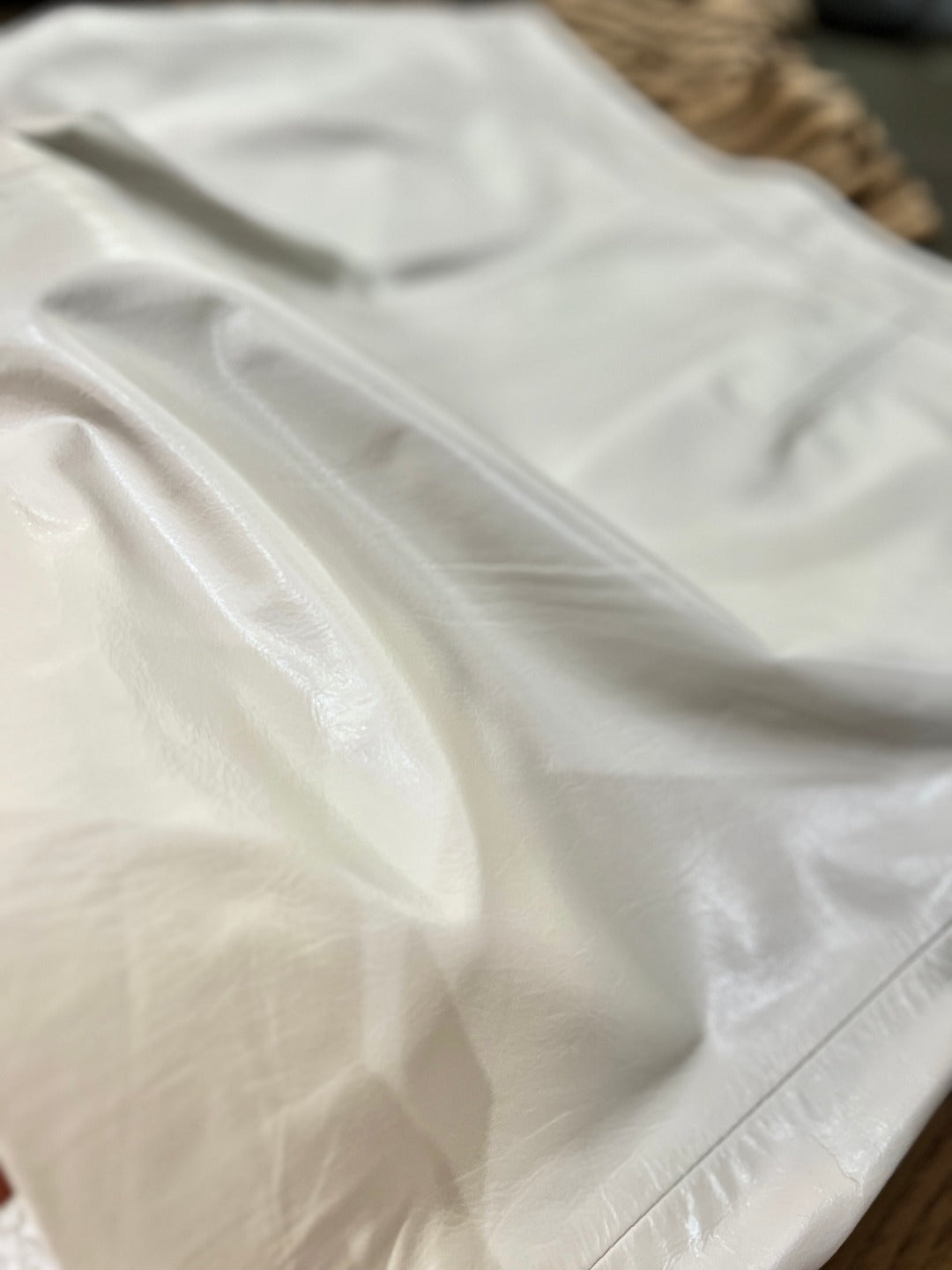 Women Off White Leather Mini Skirt With Zip Front