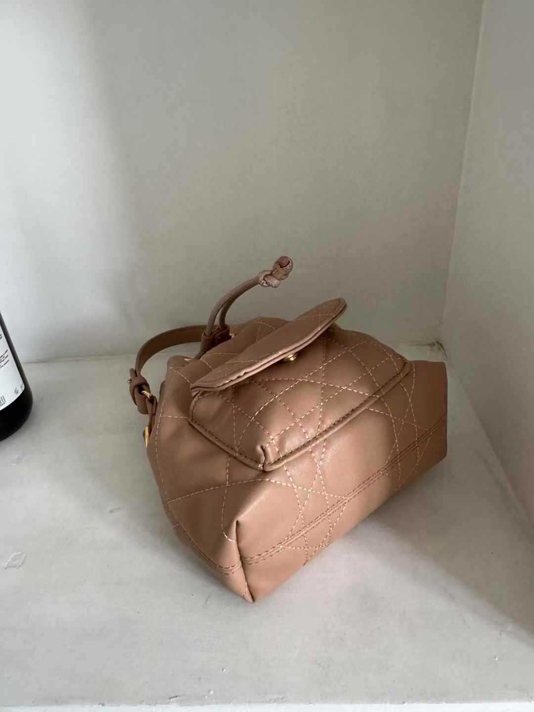 Small Quilted Leather Bucket Shoulder Bag for Women