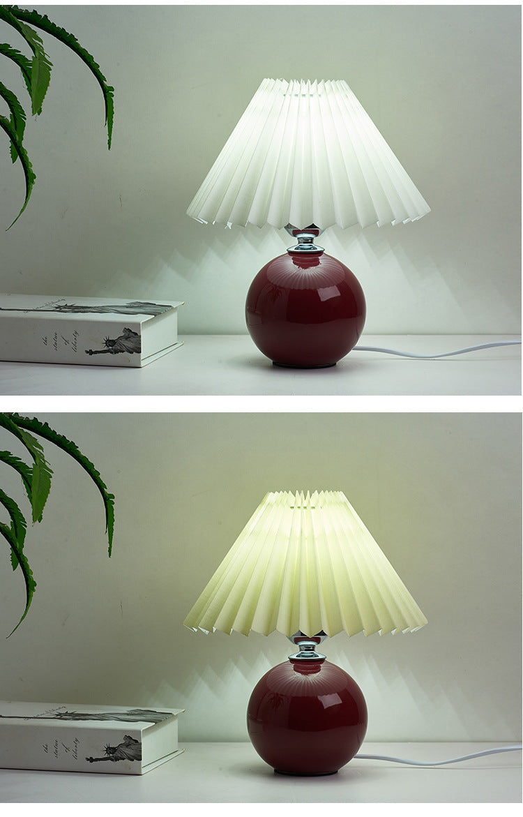 Nordic ceramic pleated bedside table lamp