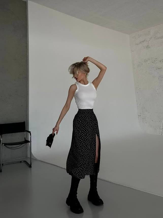 Split Thigh Maxi Skirt Beach Outfit