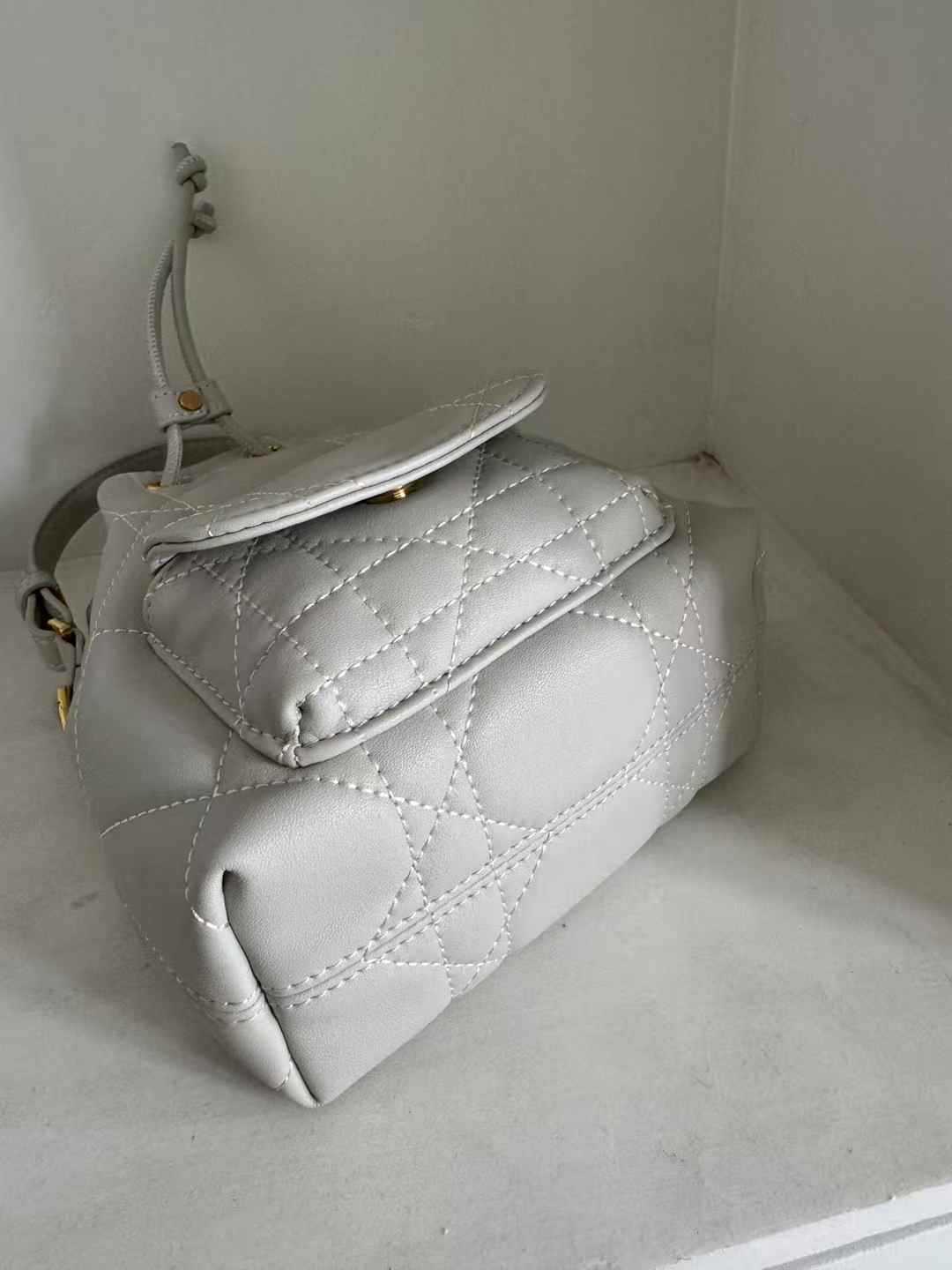 Small Quilted Leather Bucket Shoulder Bag for Women