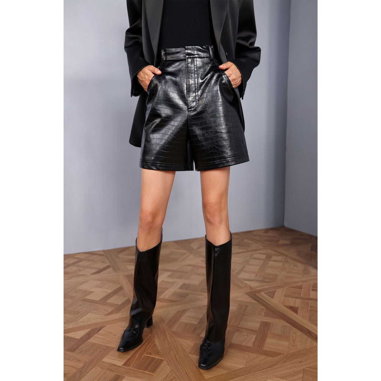 Women’s Crocodile Embossed Genuine Leather Bermuda Shorts