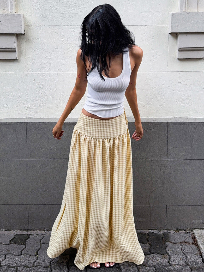 Beige gingham maxi skirt with pleated long shape