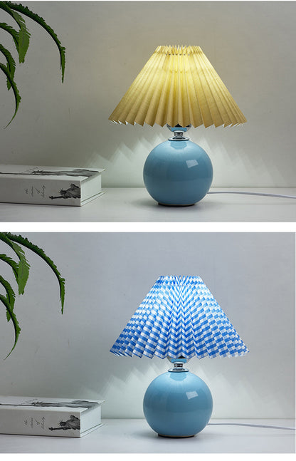Nordic ceramic pleated bedside table lamp