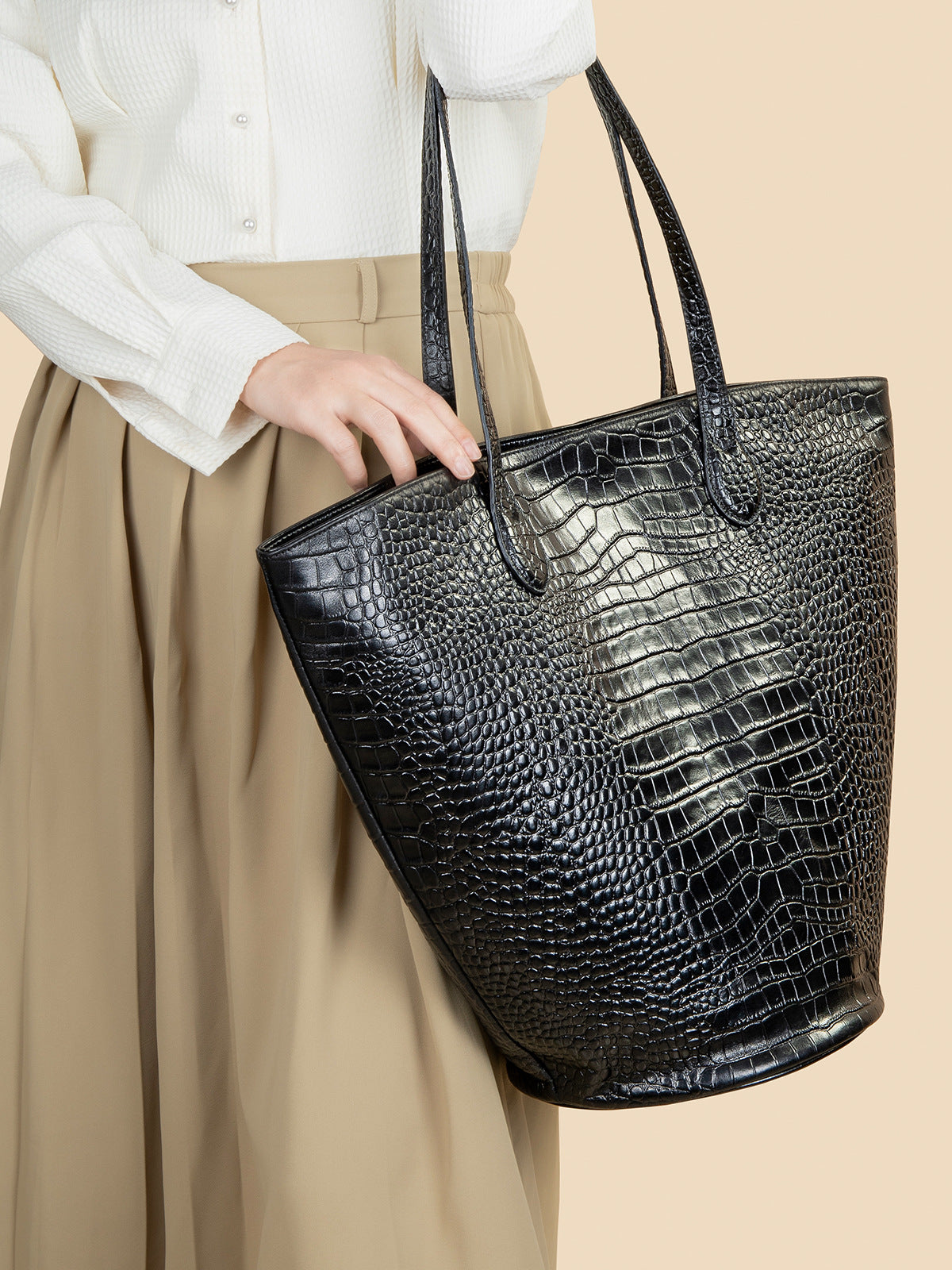 Black Leather Cylindrical Tote Shoulder Bag Crocodile Pattern
