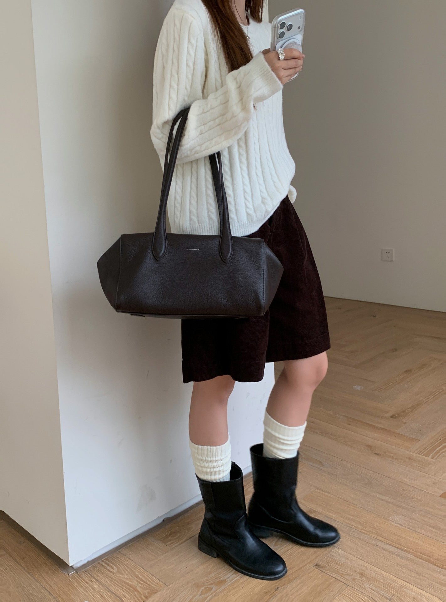 Top-grain cowhide Boston shoulder baguette bag