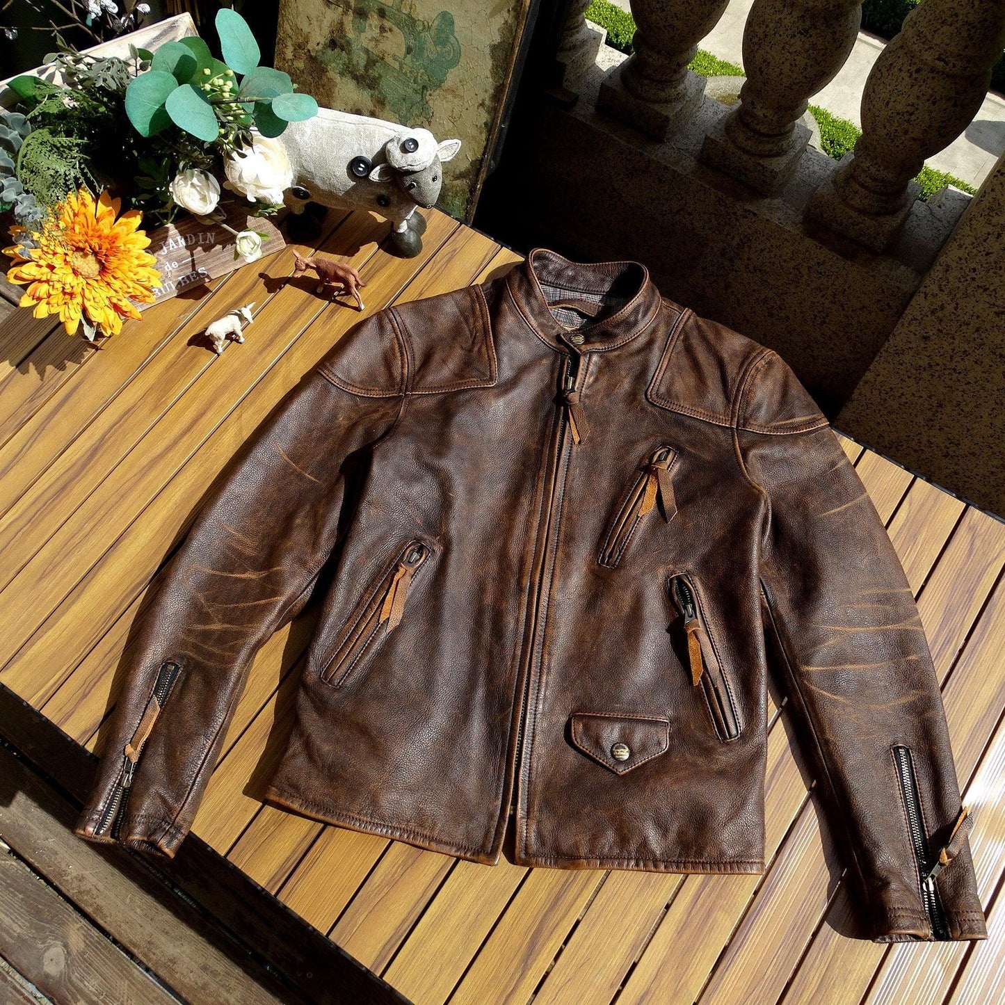 Men’s Distressed Cowhide Slim Fit Motorcycle Jacket